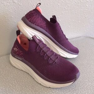 Skechers D'Lux Walker Star Stunner Plum, Size 7.5